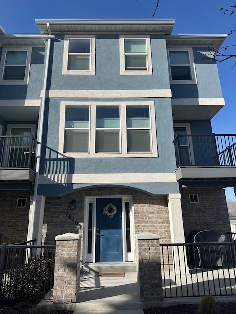 Entrance wi semi-private patio - 1816 W Dalmeny Way Unit 20