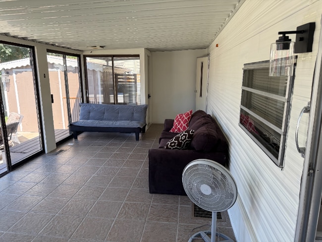 Photo - 8818 Crescent Bar Rd NW