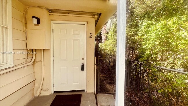 Building Photo - 32 NE 169th St Unit 2