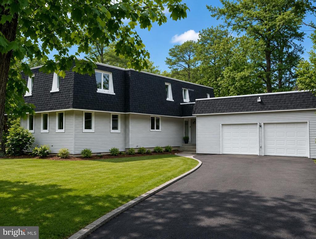 Photo - 150 W Centennial Dr