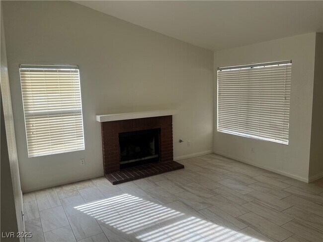 Photo - 368 Abbington St