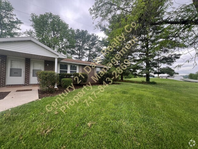 Building Photo - 2 Bedroom Home in North Eastern School Dis... Unit 909