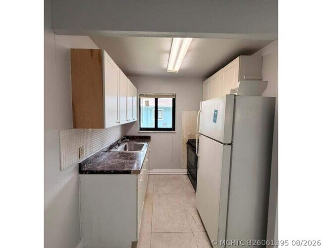 824 N G St Unit A