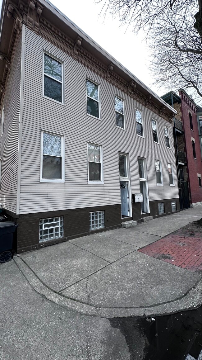 Building Photo - 931 S Aberdeen St