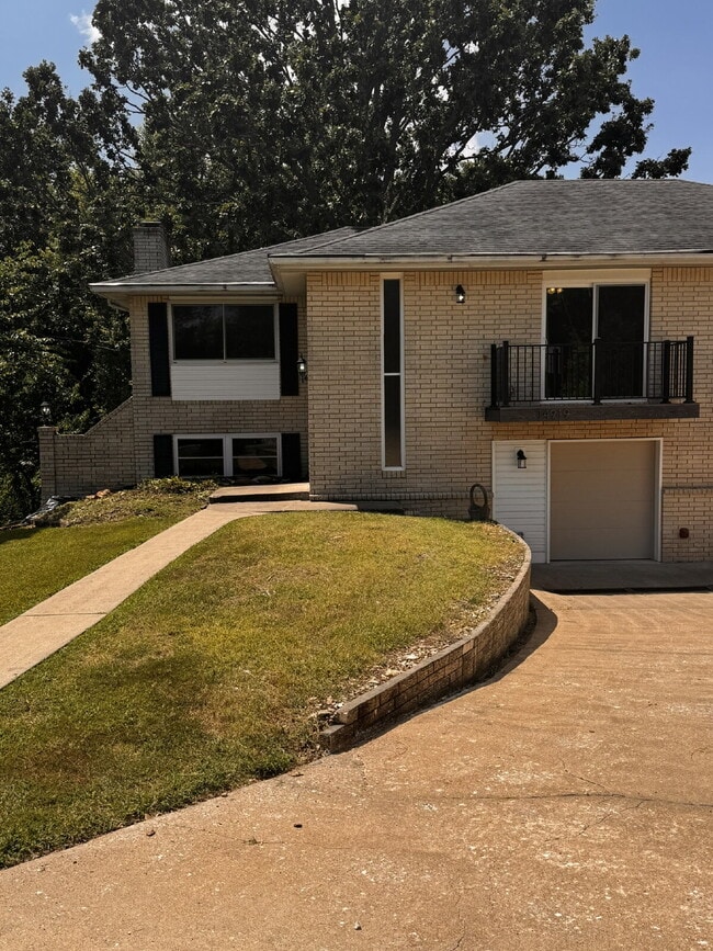 Building Photo - 14919 Dutchmans Dr