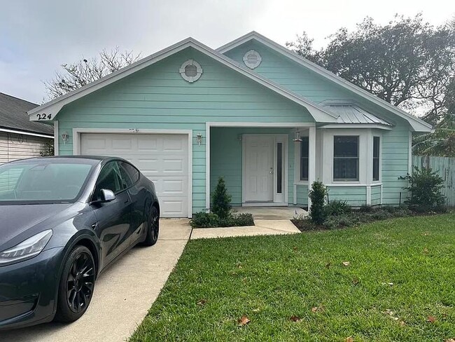 Building Photo - 224 Vista Grande Dr