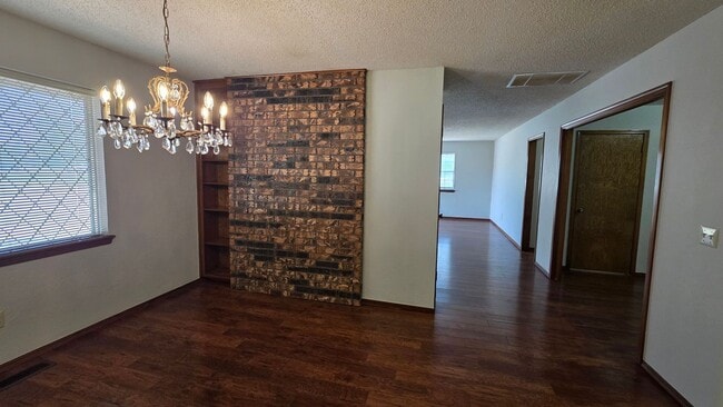 Photo - Wonderful 2 Bedroom Duplex In Bethany Ok.  $1250 Per Month!
