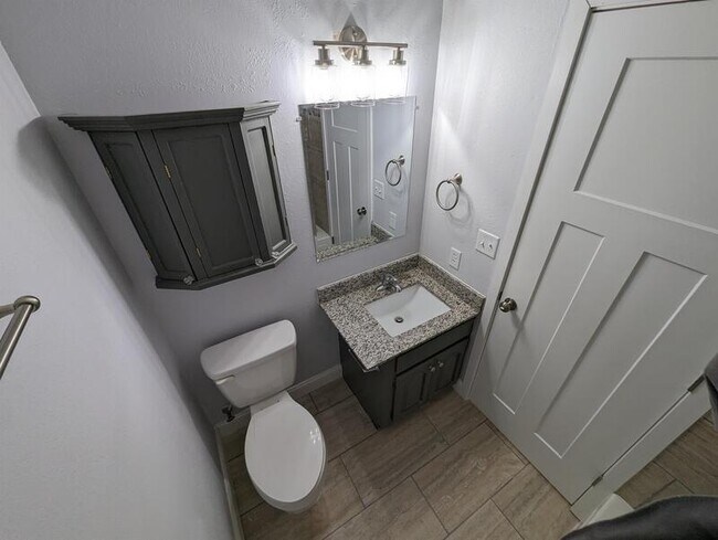 Photo - 205 Oskaloosa St