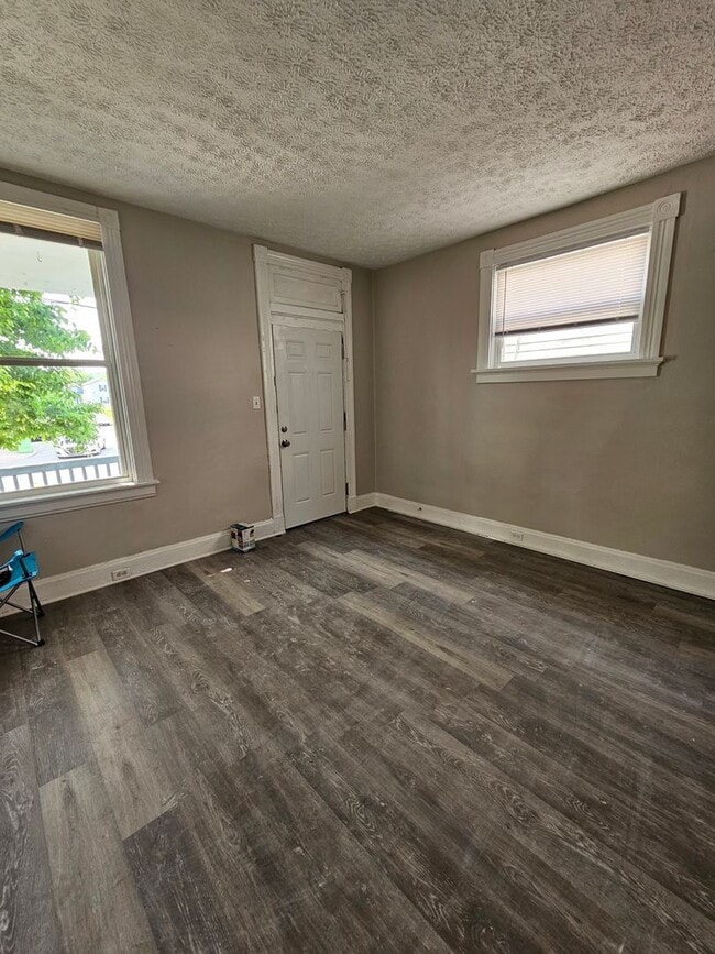 Photo - 6710 Vine St