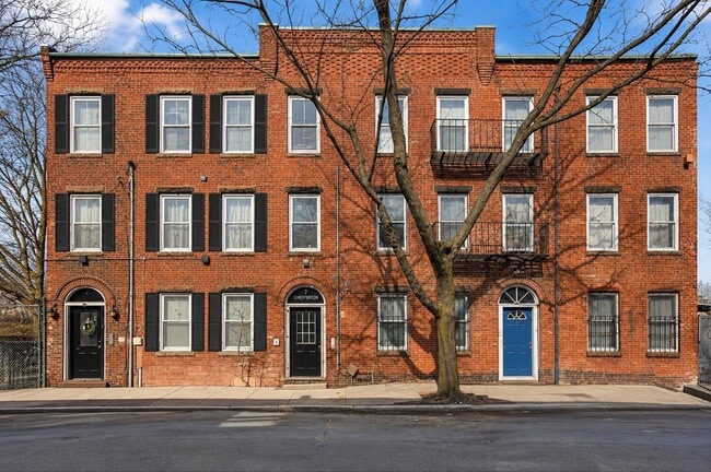 Building Photo - 7 Chesterton St Unit 1