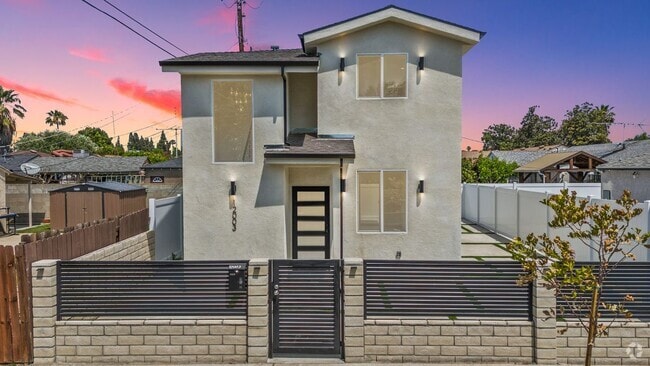Building Photo - 12003 Cantara St Rental