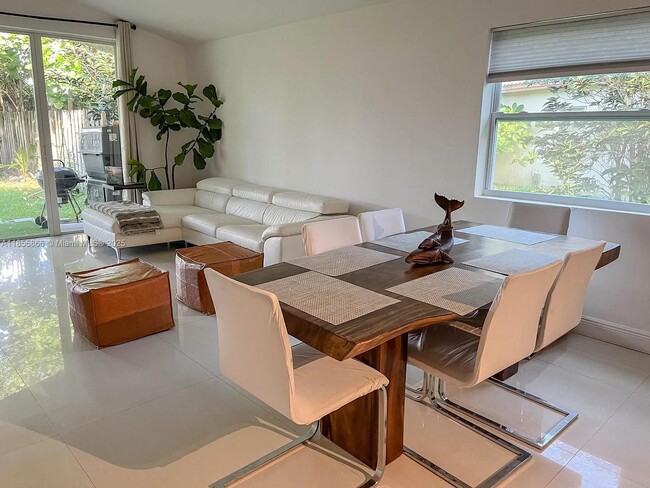 Photo - 1110 NW 171st Terrace