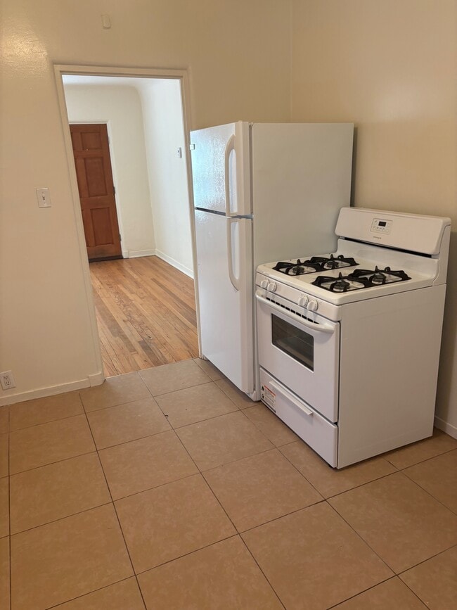 Photo - 623 14th St NW
