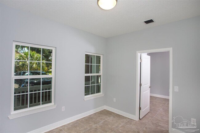 Photo - 405 N Coyle St