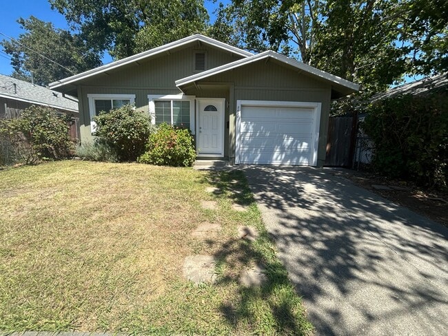 Building Photo - 3633 9th Ave