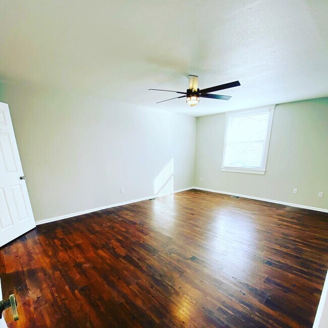 Photo - 1291 S Kittredge St Unidad Master