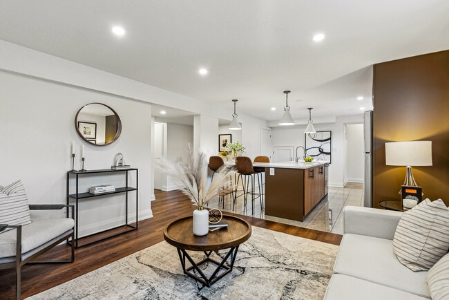 Photo - 32 Warbeck Pl Unit B