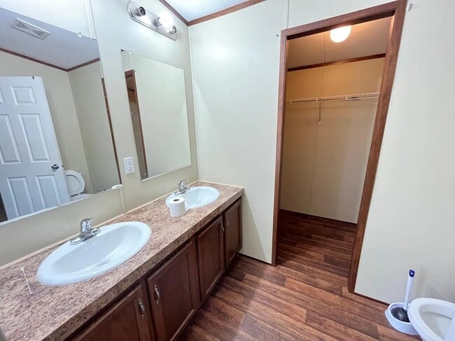 Photo - 5260 SW County Rd