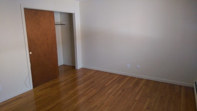 Building Photo - 110 Main St Unit 122A