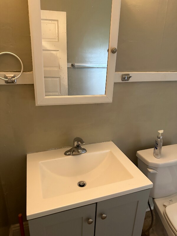 Photo - 881 Babbitt Rd Unidad Upstairs