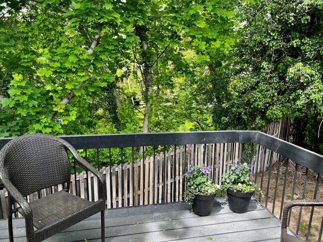 Tiene vistas a The Mill Creek - 1413 E Murphys Ln Unidad 1413A Fantastic Deck Overlooking the River