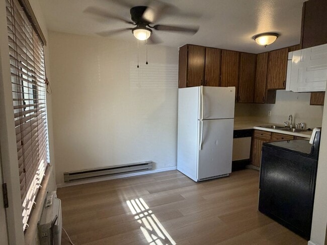 Photo - 1209 W Plum St