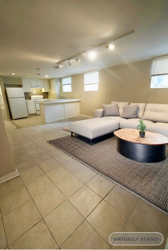 Photo - 125 S Leavitt St