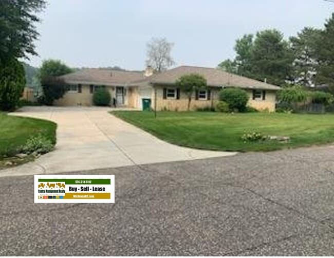 Building Photo - River Front Home in Elkhart IN, lawn care included.