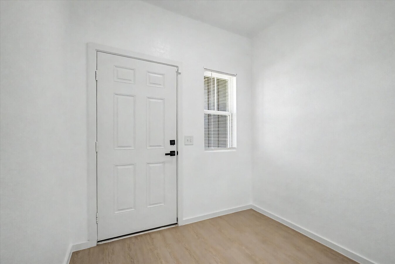 Photo - 511 Louis Ln