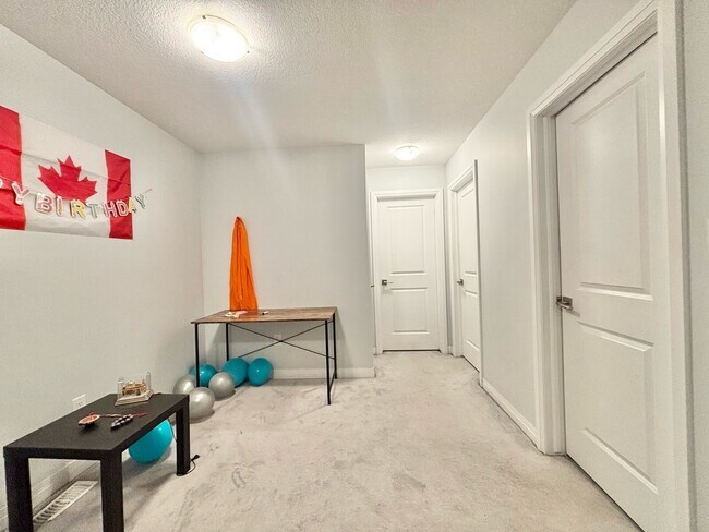 Photo - 3 BED - 2.5 BATH - NIAGARA FALLS -TOWNHOUSE