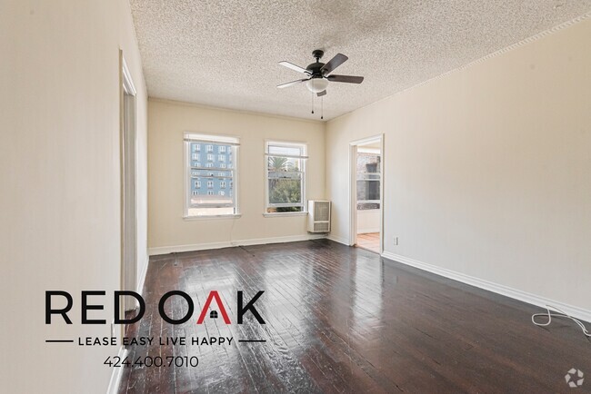 Building Photo - Stunning One Bedroom with Gleaming Hardwoo... Unit 403 Rental