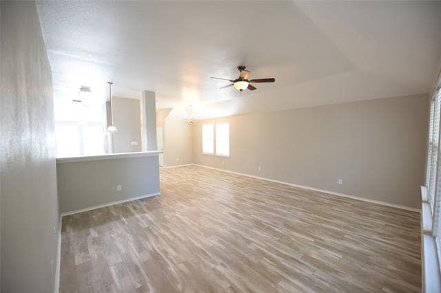 Photo - 421 Stanley Falls Dr