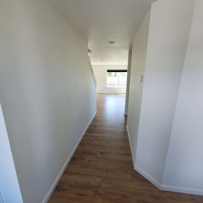 Photo - Dog Friendly 3bed : 2.5 bath home w/ Garage