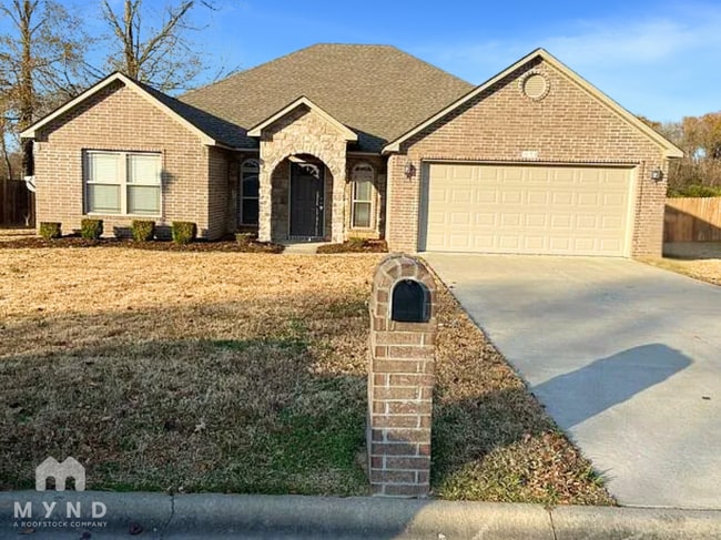 Building Photo - 113 Earnhardt Cir