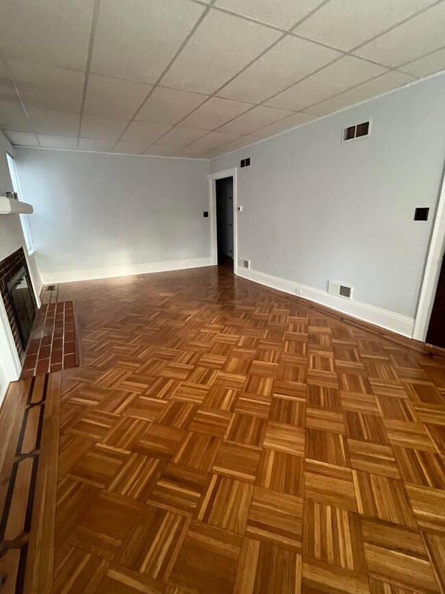 Photo - Absolutely BEAUTIFUL 1st fl Apartment in t...