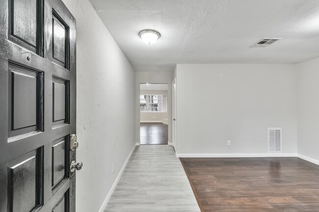 Photo - 9718 John Bank Dr