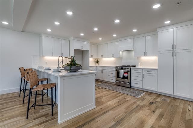 Building Photo - 4701 San Jacinto St Unit 104