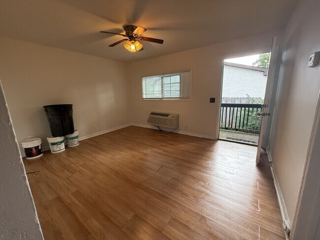 Refershed 2 bedroom unit near Meharry/Fisk