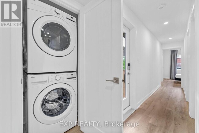 Photo - 885 Somerset St W Unit 2