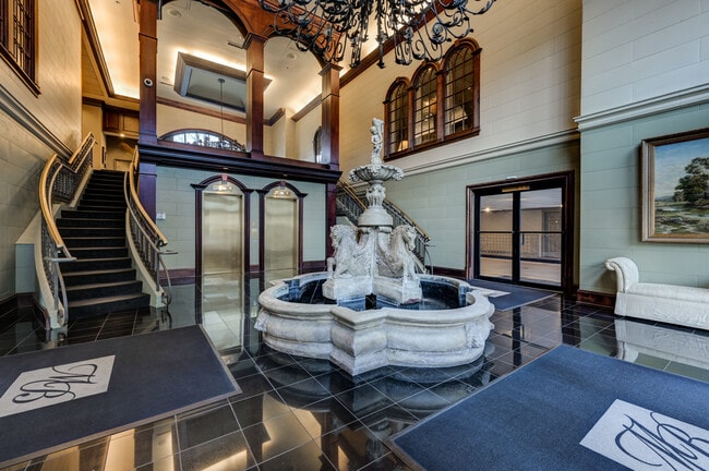 Building Photo - 3334 Peachtree Rd NE Unit 302