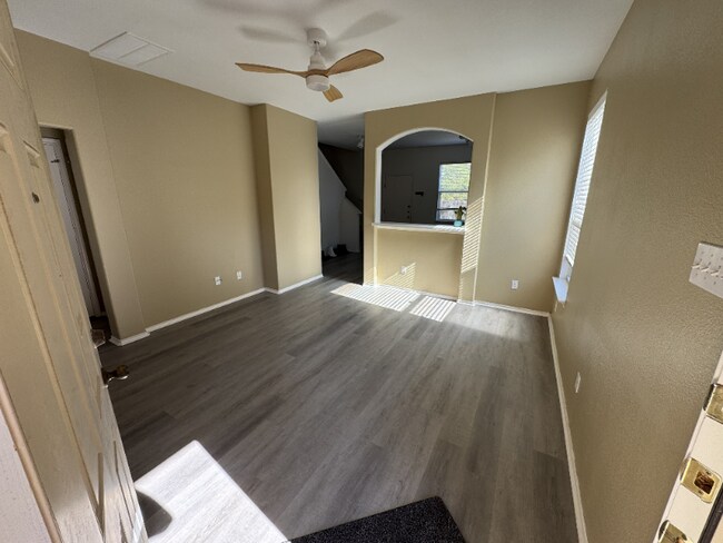 Photo - 14613 Walt Whitman Trail