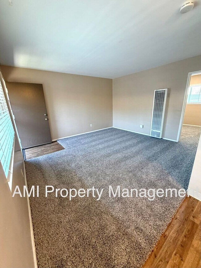Photo - One Bedroom Close to Downtown! Unidad 2587