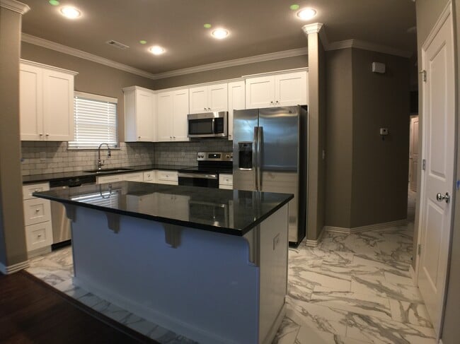 Photo - 393 S Hill Ave