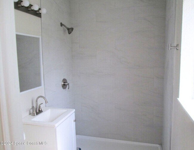 Photo - 26 Carmalt St Apartment Unit 44