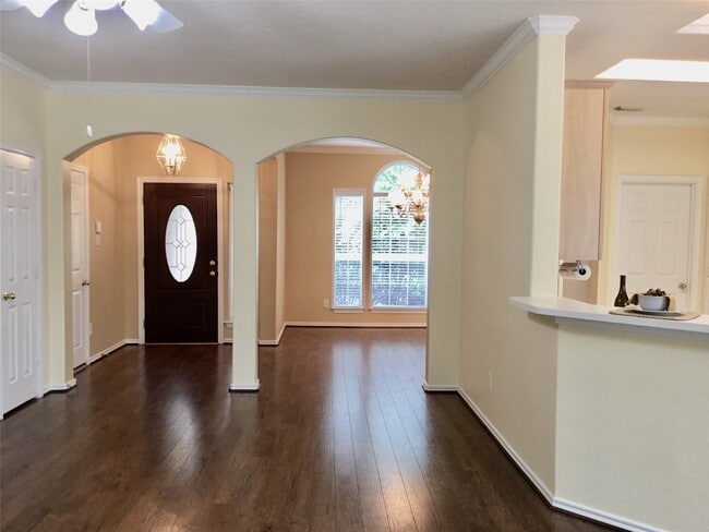 Photo - 114 N Queenscliff Cir