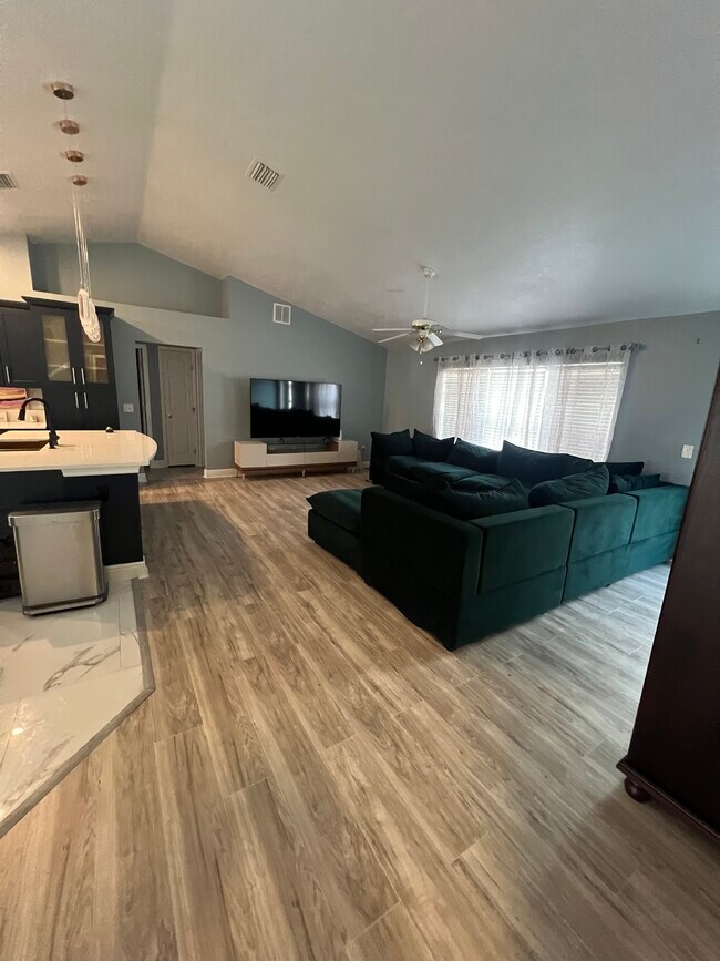 Photo - 701 SW Sarazen Ave