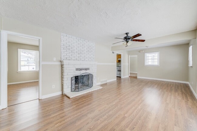 Photo - 110 De Smet Dr