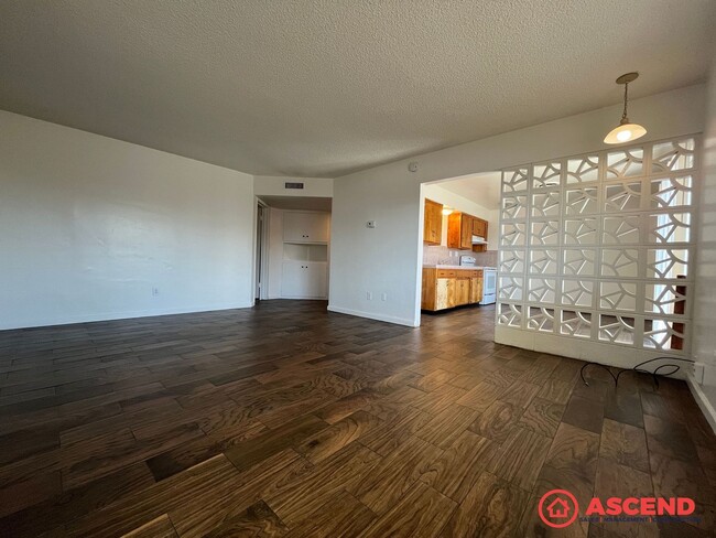 Photo - 1500-1504 Owens Street Unit 1504