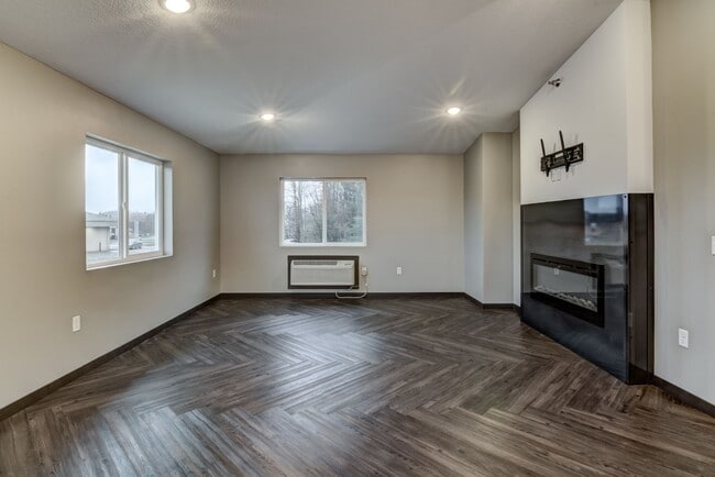 Photo - Private Entry! 2 Bed, 2 Bath $500 Deposit! Unit 105