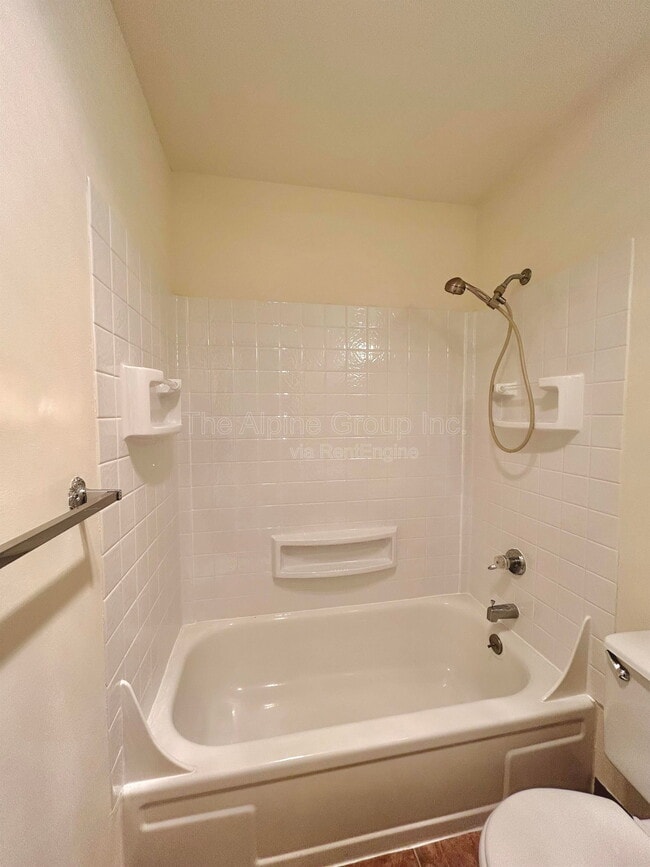 Building Photo - 12400 SW Chaps Ct Unit B